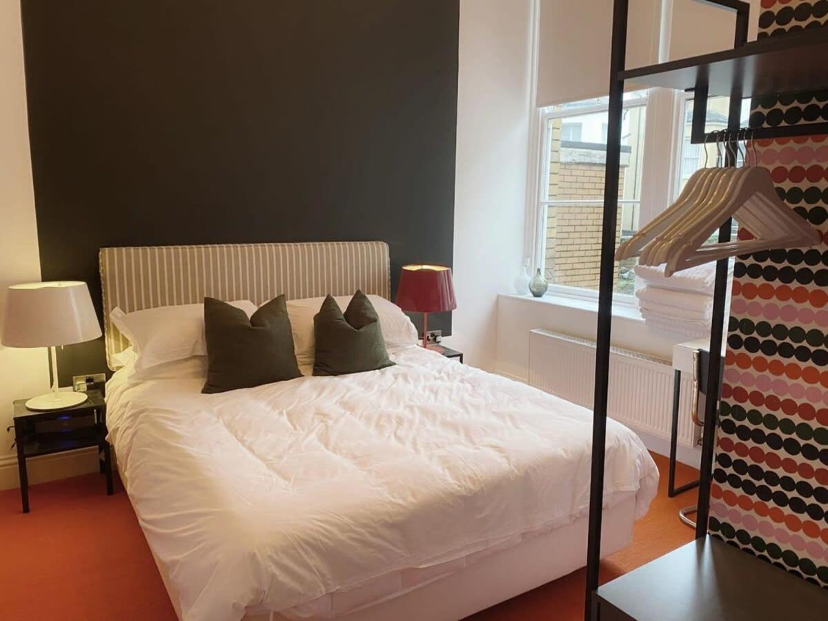 Modern And Bright Three Bed Apartment Bristol Eksteriør bilde